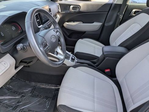 Used 2025 Hyundai Venue SEL FWD image 23