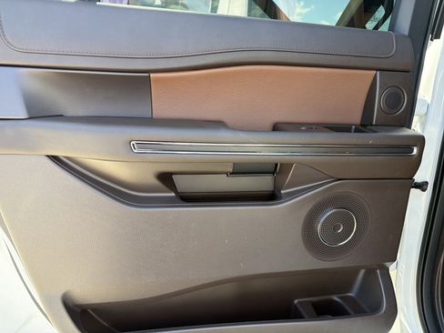 Used 2024 Ford Expedition Max King Ranch RWD image 23