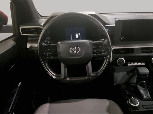 Used 2025 Toyota Tacoma SR5 AWD/4WD image 6