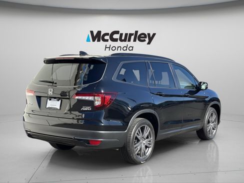 Certified 2022 Honda Pilot Sport image 3