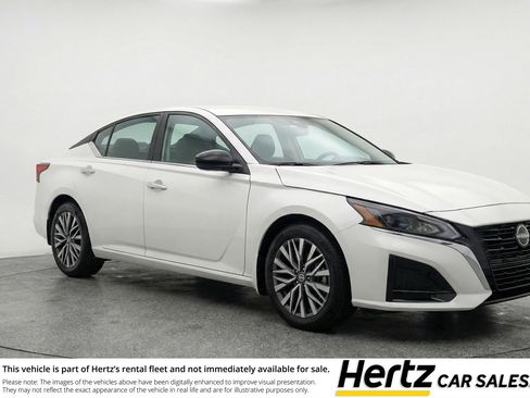 Used 2025 Nissan Altima 2.5 SV FWD image 1