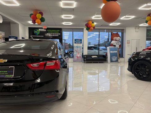 Used 2025 Chevrolet Malibu LT image 14