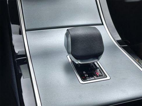 Used 2025 Land Rover Range Rover Velar S image 27