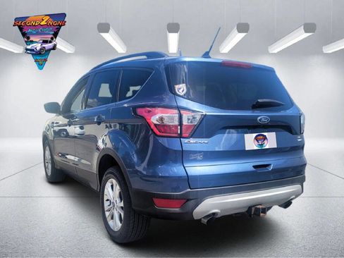 Used 2018 Ford Escape SE w/ SE Sync 3 Package AWD/4WD image 7
