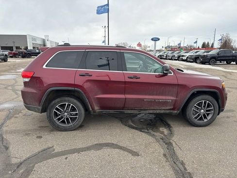 Used 2018 Jeep Grand Cherokee Limited image 9