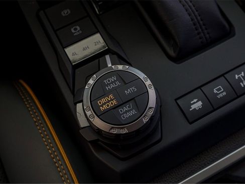 Used 2025 Toyota Tacoma TRD Sport image 15