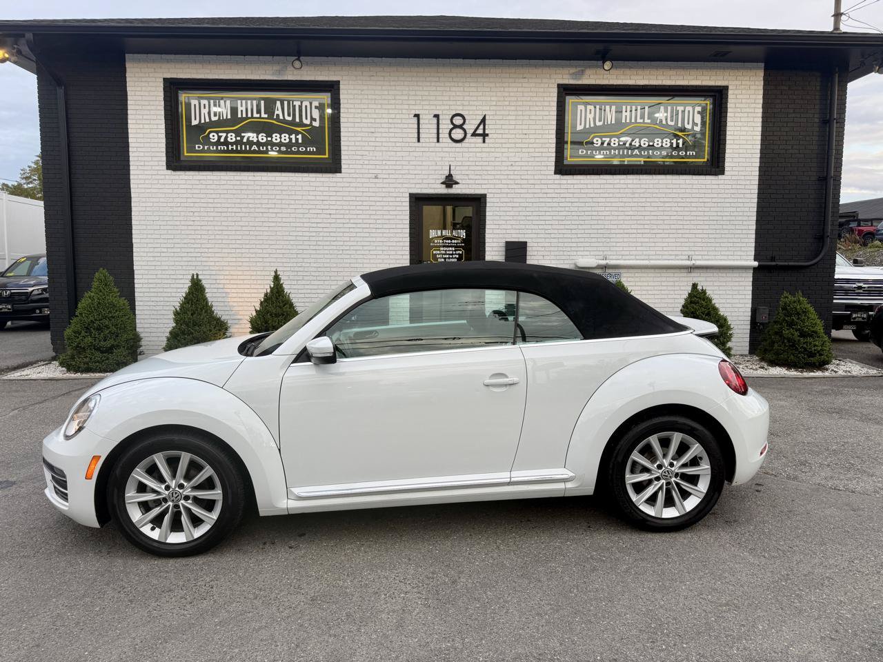 Used 2019 Volkswagen Beetle 2.0T SE FWD image 2