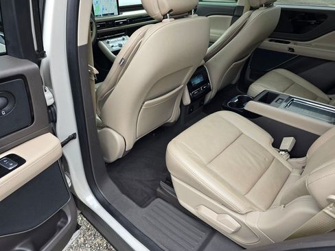 Used 2020 Lincoln Aviator Grand Touring w/ Equipment Group 301A AWD/4WD image 30