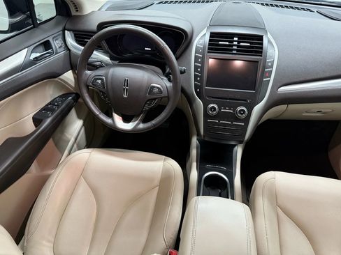 Used 2019 Lincoln MKC Premiere image 36