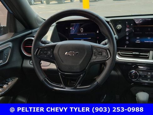 Used 2024 Chevrolet Trax RS w/ Sunroof Package FWD image 33