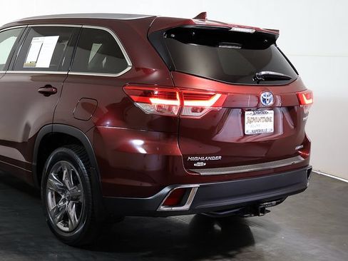 Used 2019 Toyota Highlander Limited Platinum AWD/4WD image 12