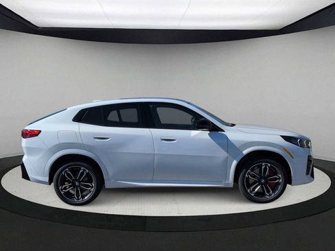 New 2026 BMW X2 xDrive28i w/ Technology Package AWD/4WD image 9