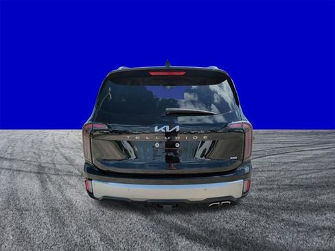 Used 2024 Kia Telluride SX w/ Towing Package image 5