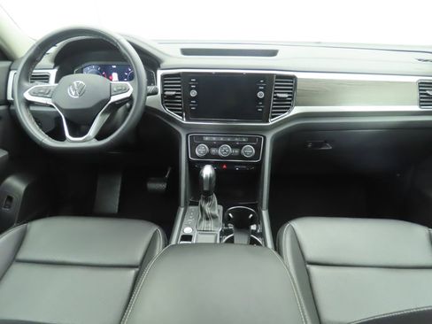 Certified 2023 Volkswagen Atlas SE w/ Panoramic Sunroof Package image 13