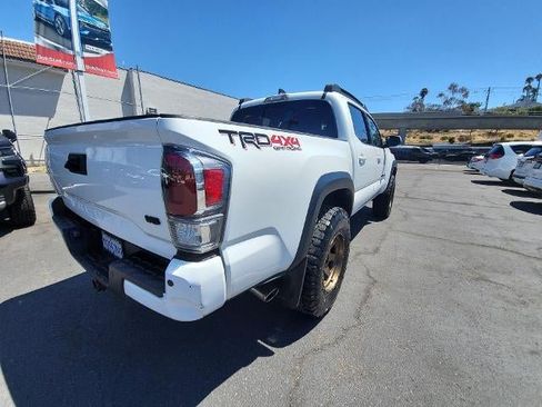 Used 2021 Toyota Tacoma TRD Off-Road w/ Technology Package AWD/4WD image 8