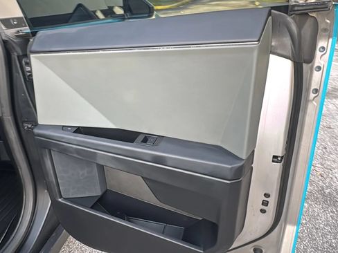 Used 2024 Tesla Cybertruck AWD Crew Cab image 25
