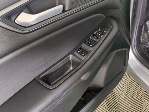 Used 2023 Ford Edge SE w/ Black Appearance Package image 13