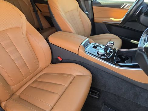 Used 2019 BMW X5 xDrive50i w/ M Sport Package AWD/4WD image 15