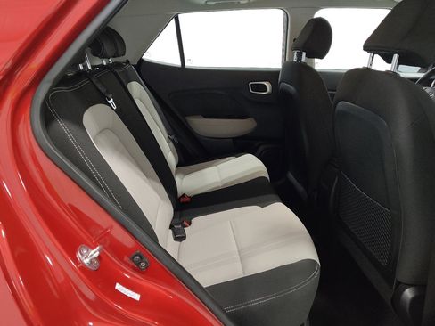 Used 2023 Hyundai Venue SEL FWD image 19