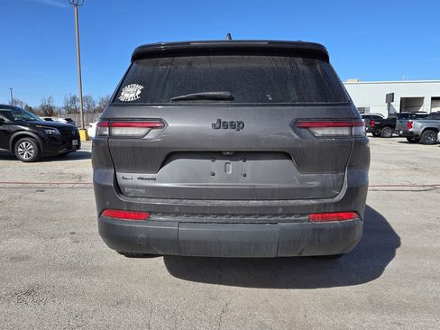 Used 2021 Jeep Grand Cherokee L Laredo image 5