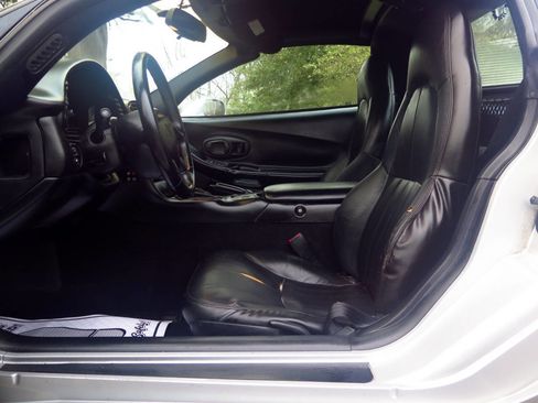 Used 1999 Chevrolet Corvette Coupe w/ Performance Handling Pkg image 11