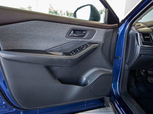 Used 2021 Nissan Rogue S image 20