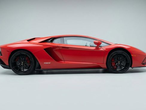 Used 2019 Lamborghini Aventador S AWD/4WD image 5