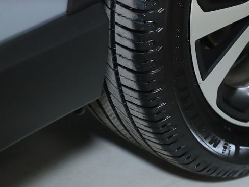 Certified 2023 Subaru Forester Limited image 40