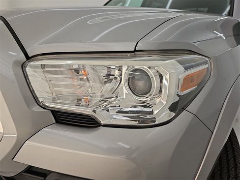 Used 2019 Toyota Tacoma SR5 image 33