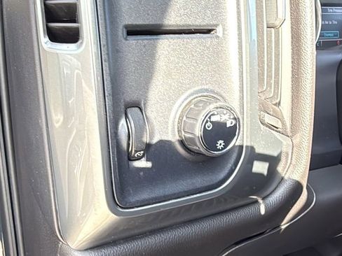 Used 2018 Chevrolet Silverado 1500 LT RWD image 33