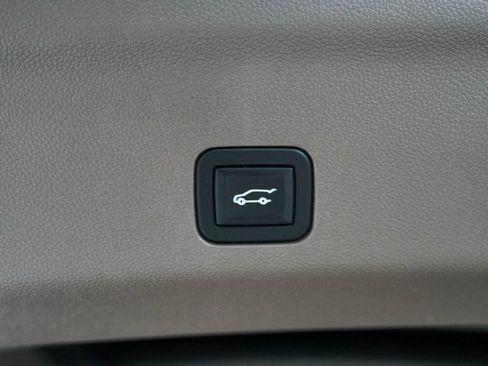 Used 2024 GMC Yukon XL Denali w/ Advanced Technology Package AWD/4WD image 44