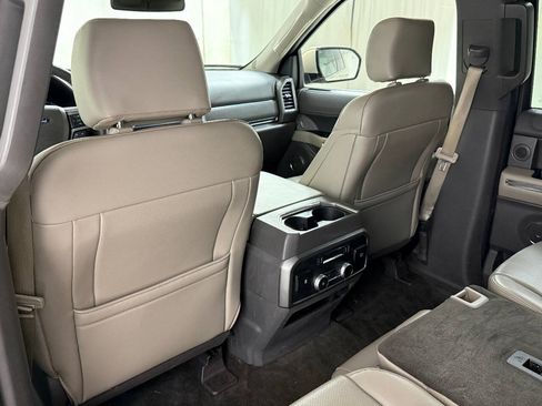 Used 2018 Ford Expedition XLT w/ Equipment Group 202A RWD image 27