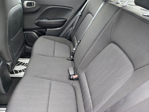 Certified 2023 Hyundai Venue SE image 11