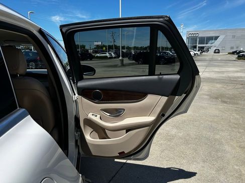 Used 2022 Mercedes-Benz GLC 300 4MATIC image 29