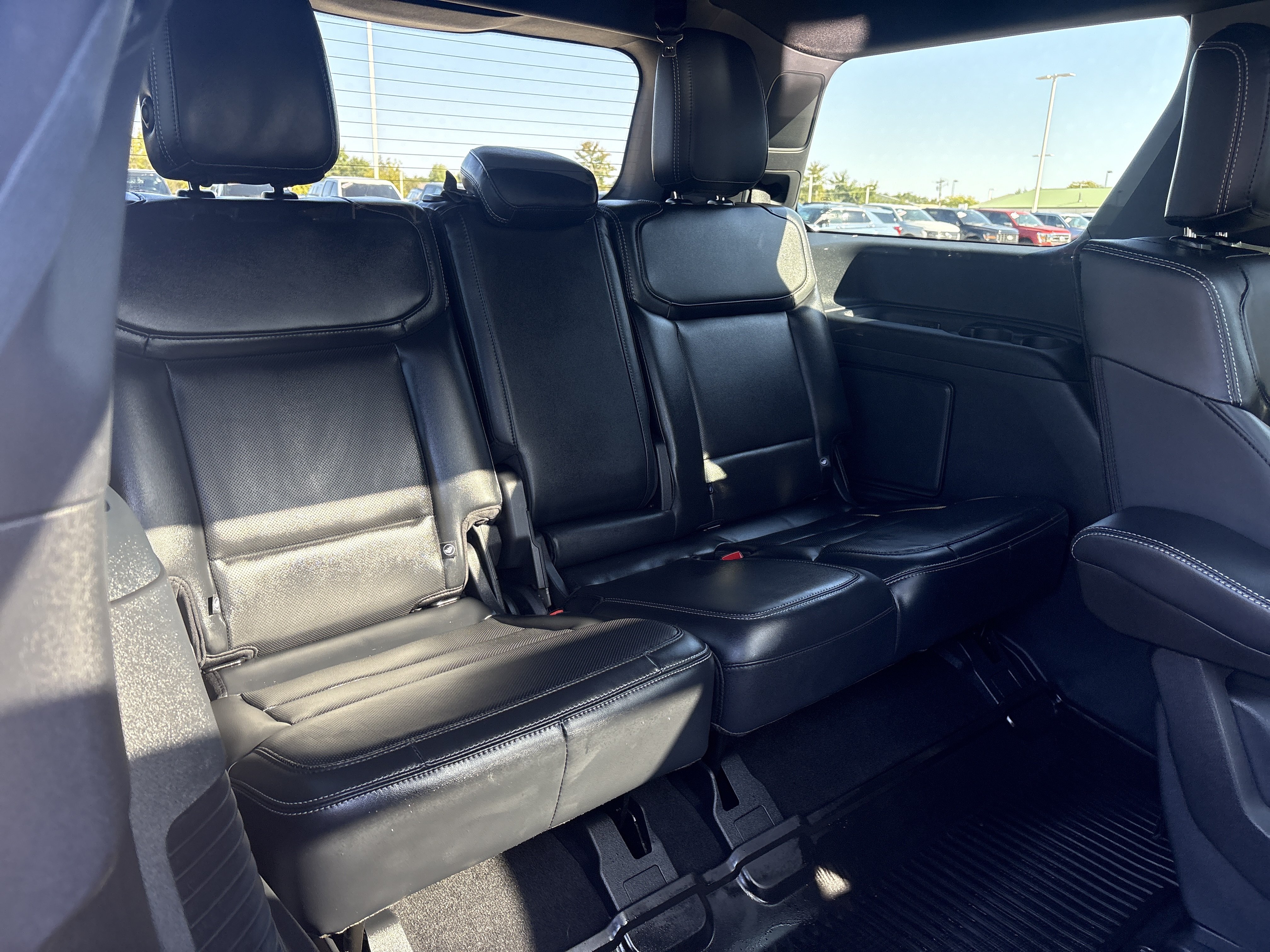 Used 2025 Ford Expedition Platinum w/ Stealth Appearance Package AWD/4WD image 9