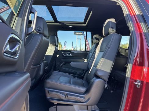 Used 2022 Chevrolet Suburban RST w/ Luxury Package image 26