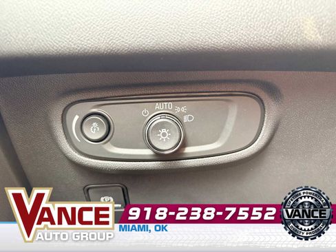 Used 2024 GMC Terrain SLE w/ Driver Convenience Package FWD image 29