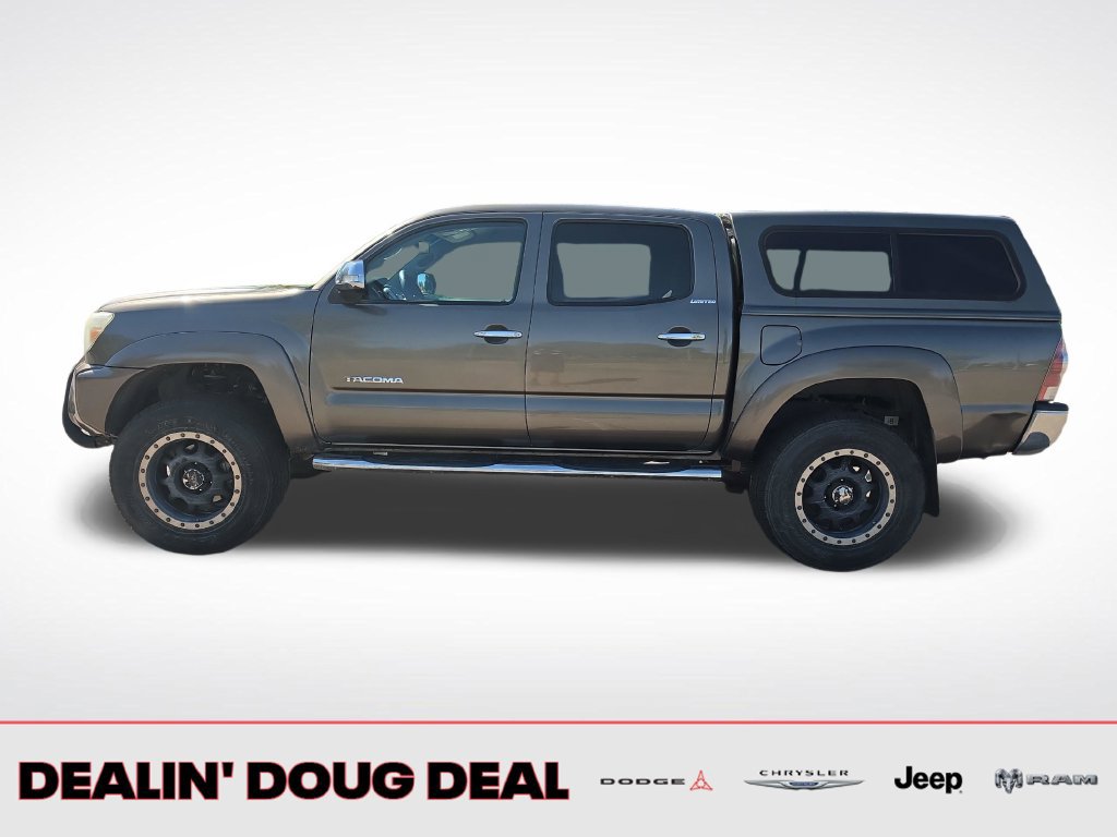 Used 2014 Toyota Tacoma 4x4 Double Cab w/ Limited Package image 3
