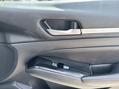 Used 2023 Nissan Altima 2.5 SV image 15