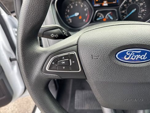 Used 2015 Ford Focus S image 40