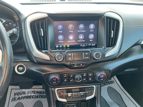 Used 2024 GMC Terrain SLT image 24