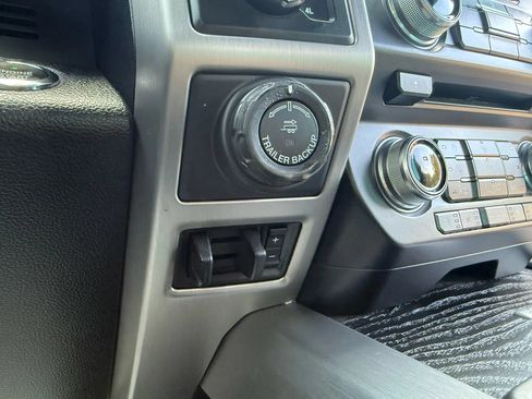 Used 2018 Ford F150 Platinum w/ Equipment Group 701A Luxury AWD/4WD image 64