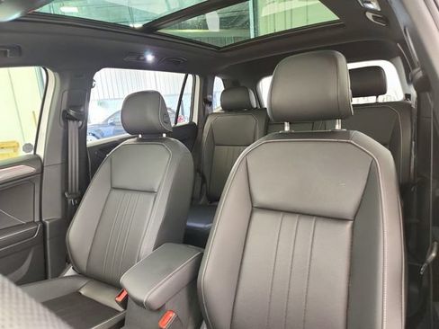 Used 2024 Volkswagen Tiguan SE R-Line AWD/4WD image 10