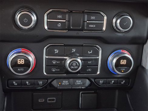 Used 2021 GMC Yukon SLT image 28