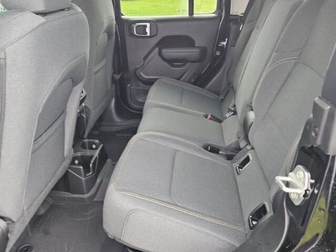 New 2025 Jeep Gladiator Sport image 4