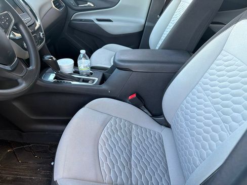 Used 2020 Chevrolet Equinox LS w/ LS Convenience Package FWD image 9