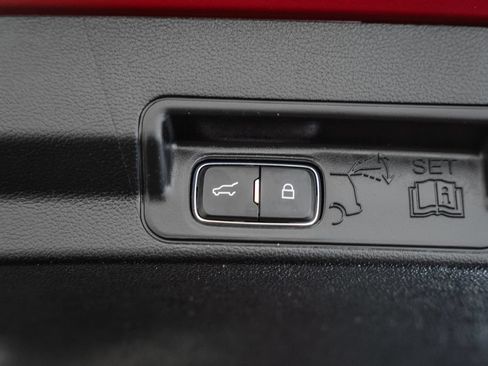 Used 2021 Ford Explorer XLT w/ Equipment Group 202A AWD/4WD image 11