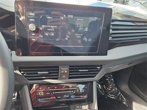 Used 2025 Volkswagen Jetta Sport image 18