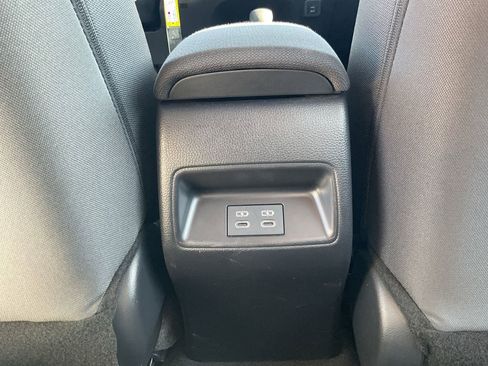 Used 2025 Toyota Corolla LE FWD image 10