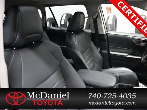 Used 2023 Toyota RAV4 XLE Premium image 9